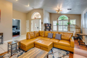 Spacious Mesquite Home about 3 Mi to Golf Courses!